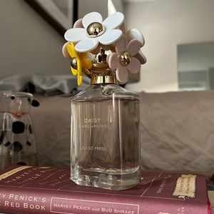 Daisy by Marc Jacobs perfume spray